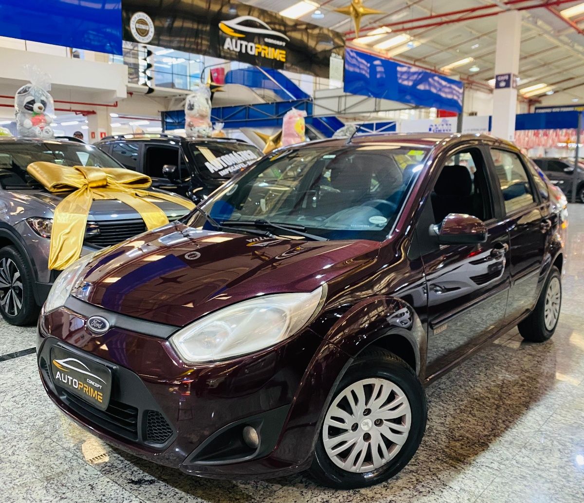 FORD FIESTA SEDAN CLASS 1.6 COMPLETO