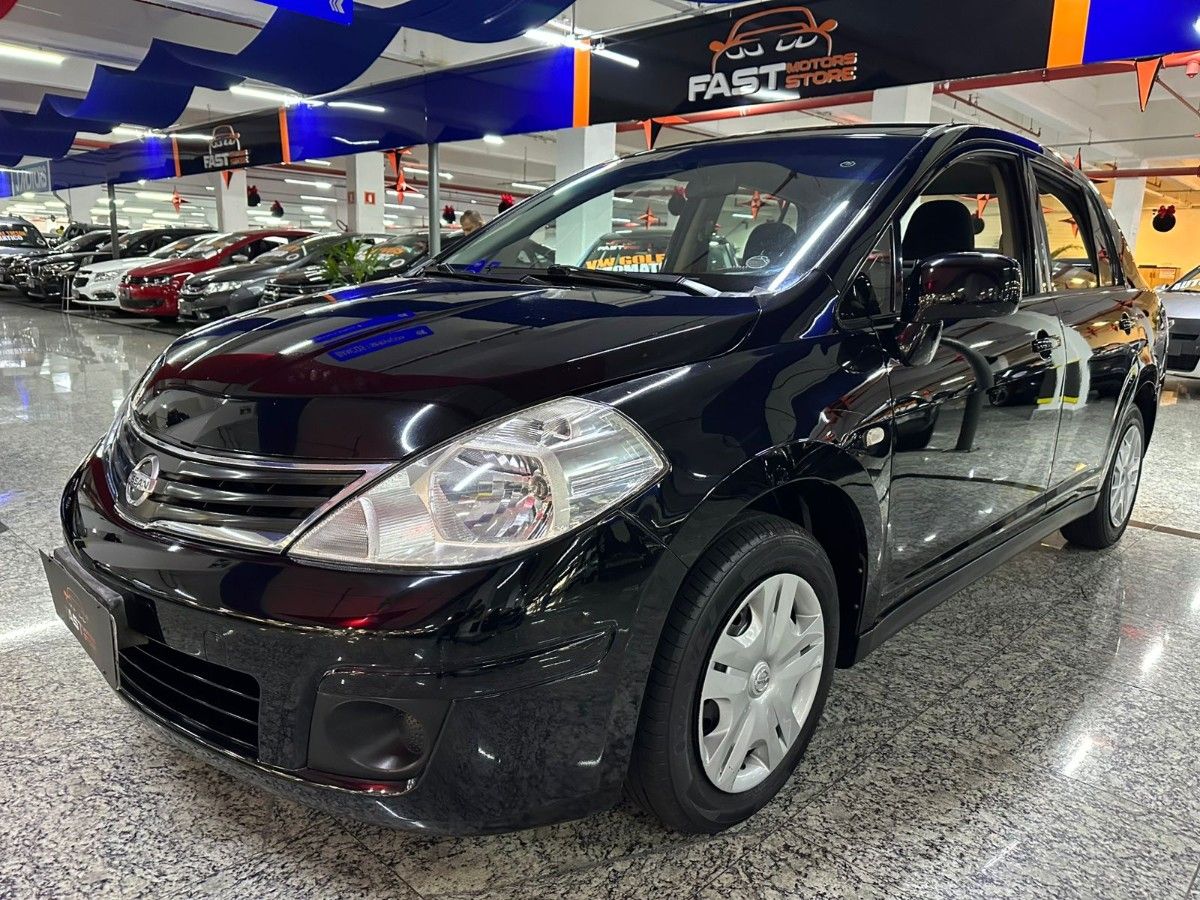Nissan Tiida Sedan