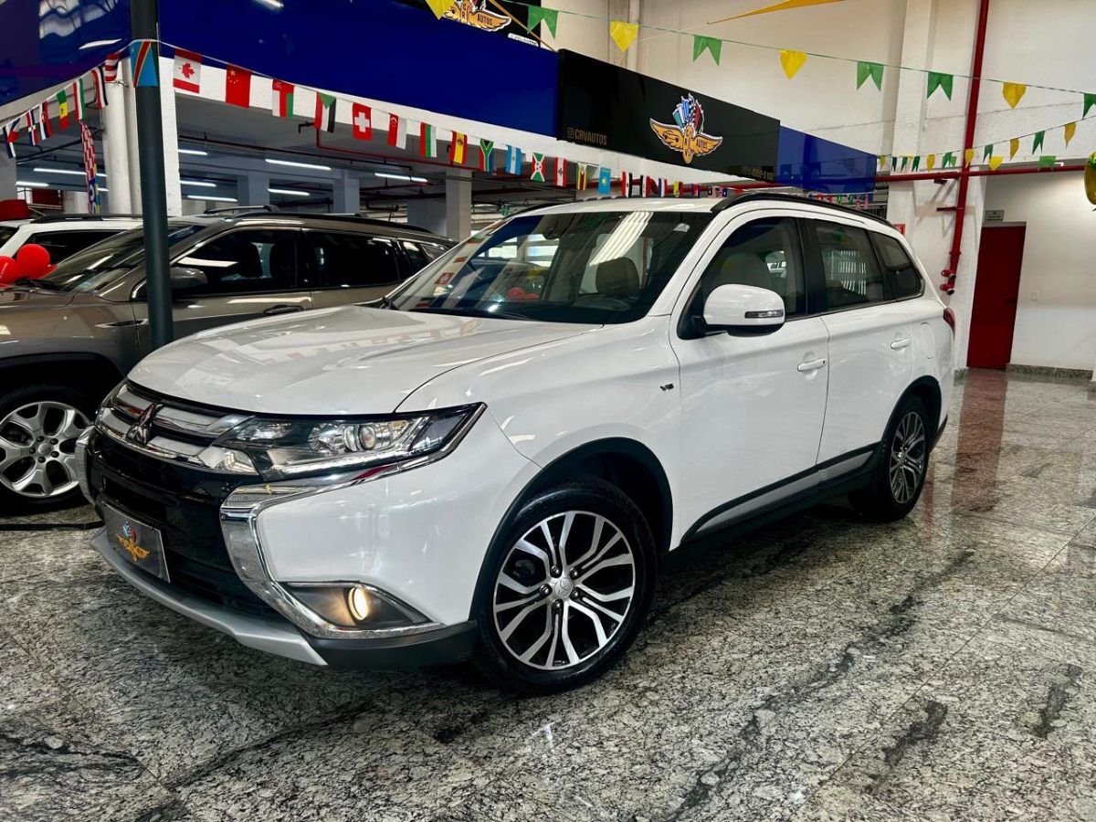 MITSUBISHI OUTLANDER - 2015/2016 3.0 GT 4X4 V6 24V GASOLINA 4P AUTOMÁTICO