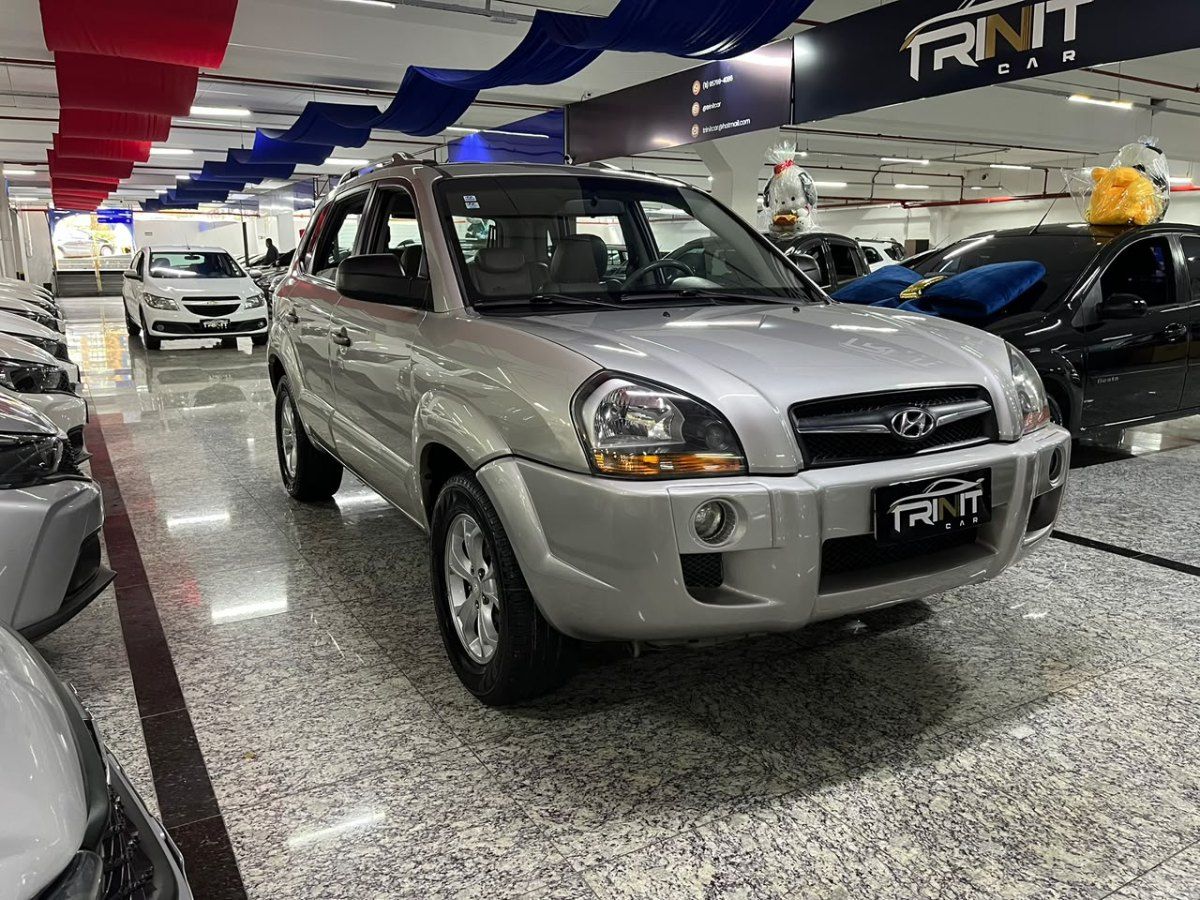 Hyundai TUCSON GL 2.0